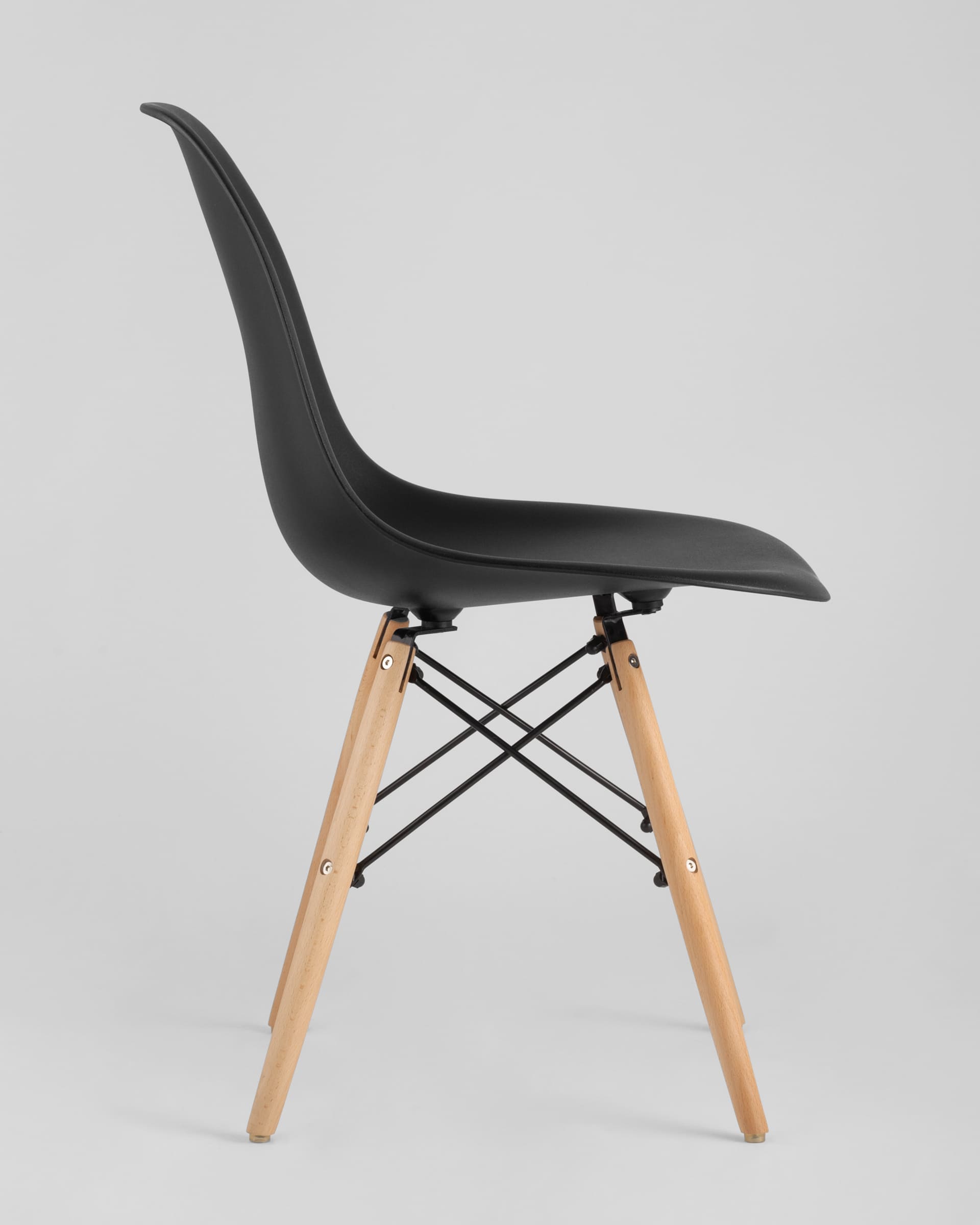 Комплект стульев Eames DSW черный x4 шт