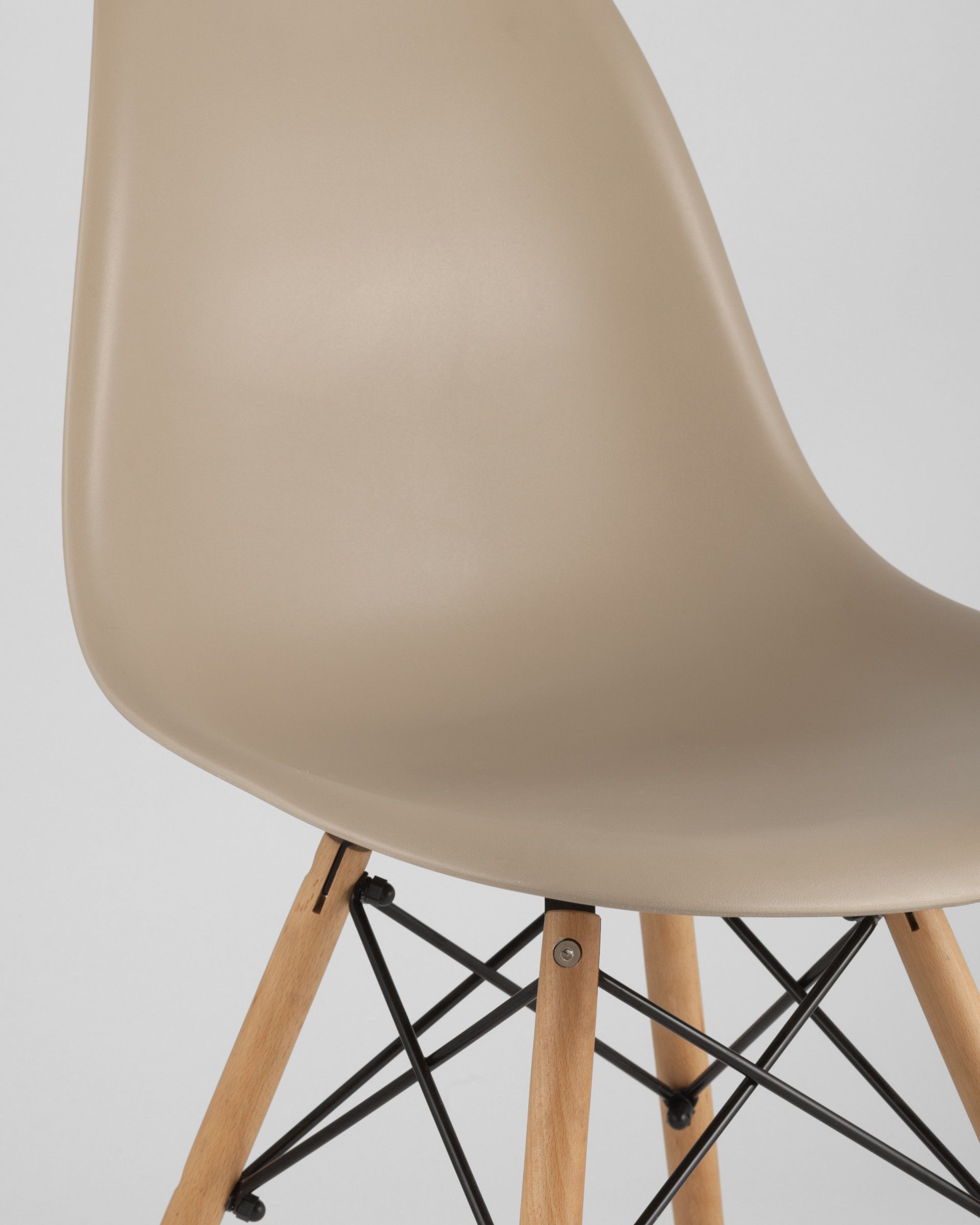 Стул Eames DSW бежевый