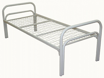 Общебольничная металлическая кровать П-образная двойная 38/32 клин под рамой 100x60 (1 перемычка)